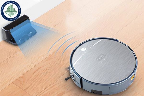 So sánh robot hút bụi và máy hút bụi không dây, lựa chọn nào phù hợp cho gia đình có trẻ nhỏ và thú cưng?