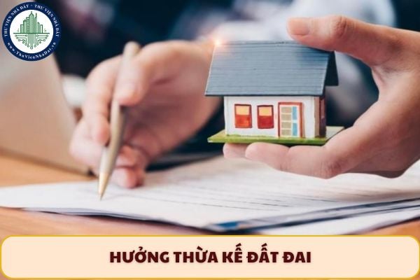 Sau khi ly hôn, con sống với mẹ thì có được hưởng thừa kế đất đai khi cha qua đời không?