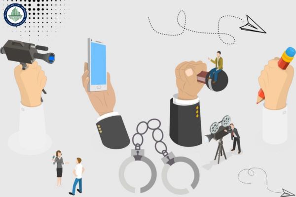 Khoản 2 Điều 331 BLHS 2015 đi tù cao nhất mấy năm?
