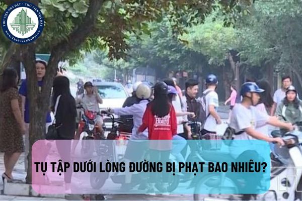 Tụ tập dưới lòng đường thì người chạy xe máy bị phạt bao nhiêu?