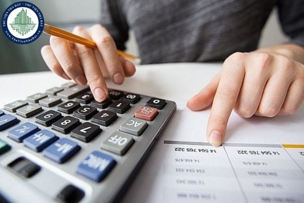 Tính thuế TNCN theo giá trị nào khi trả cổ tức bằng cổ phiếu mà có sự chênh lệch giá?