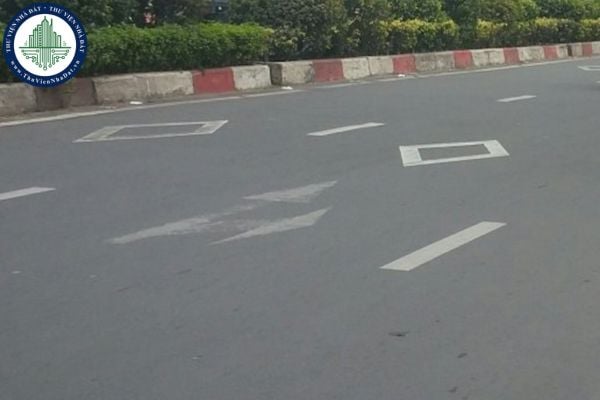 Vạch hình thoi có ý nghĩa gì? Vạch kẻ đường hình con thoi là vạch gì? Có phải ưu tiên chấp hành vạch hình thoi?