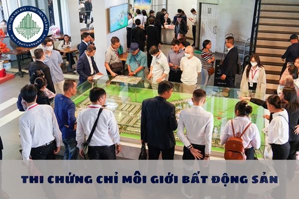 Để dự thi chứng chỉ hành nghề môi giới bất động sản gồm những điều kiện nào? Có bắt buộc phải tốt nghiệp đại học không?