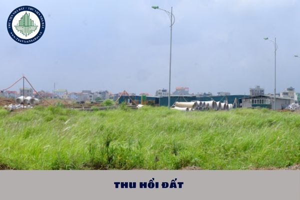 Việc thu hồi đất do người sử dụng đất giảm hoặc không còn nhu cầu sử dụng đất và có đơn tự nguyện trả lại đất phải dựa trên căn cứ nào?