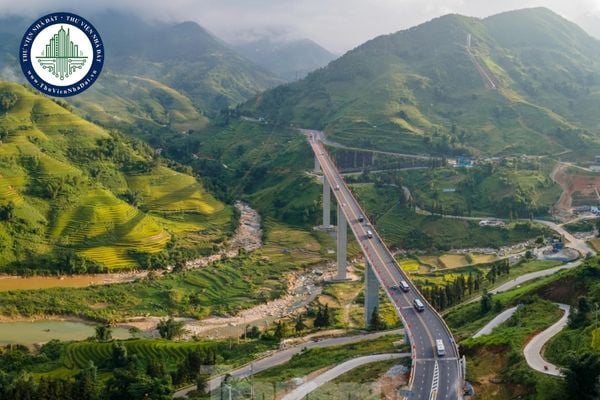 https://cdn.thuviennhadat.vn/upload/hinh-anh-bai-viet/LTMD/thang-10-2025/24/phuong-an-tuyen-duong-ket-noi-cac-tinh-tay-bac-voi-duong-cao-toc-noi-bai-lao-cai-ic15.jpg