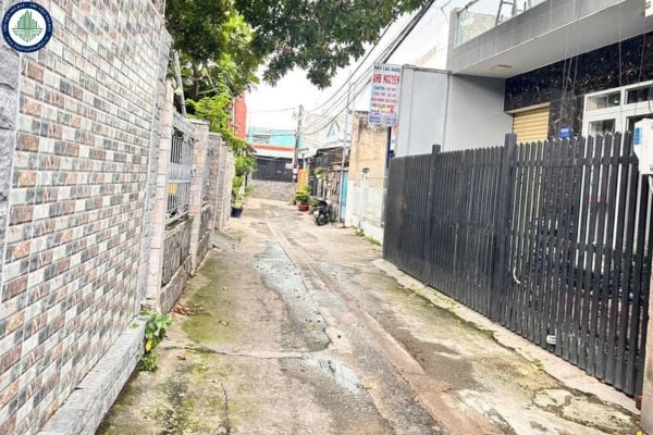 Bán nhà tại hẻm 113 Nguyễn Thái Học, Dĩ An, Bình Dương, giá 2,39 tỷ