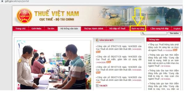 Căn cứ Điều 35 Luật Quản lý thuế 2019 quy định về sử dụng mã số thuế  - Người nộp thuế phải ghi mã số thuế được cấp vào hóa đơn, chứng từ, tài liệu khi thực hiện các giao dịch kinh doanh; mở tài khoản tiền gửi tại ngân hàng thương mại, tổ chức tín dụng khác; khai thuế, nộp thuế, miễn thuế, giảm thuế, hoàn thuế, không thu thuế, đăng ký tờ khai hải quan và thực hiện các giao dịch về thuế khác đối với tất cả các nghĩa vụ phải nộp ngân sách nhà nước, kể cả trường hợp người nộp thuế hoạt động sản xuất, kinh doanh tại nhiều địa bàn khác nhau.  - Người nộp thuế phải cung cấp mã số thuế cho cơ quan, tổ chức có liên quan hoặc ghi mã số thuế trên hồ sơ khi thực hiện thủ tục hành chính theo cơ chế một cửa liên thông với cơ quan quản lý thuế.  - Cơ quan quản lý thuế, Kho bạc Nhà nước, ngân hàng thương mại phối hợp thu ngân sách nhà nước, tổ chức được cơ quan thuế ủy nhiệm thu thuế sử dụng mã số thuế của người nộp thuế trong quản lý thuế và thu thuế vào ngân sách nhà nước.  - Ngân hàng thương mại, tổ chức tín dụng khác phải ghi mã số thuế trong hồ sơ mở tài khoản và các chứng từ giao dịch qua tài khoản của người nộp thuế.  - Tổ chức, cá nhân khác trong việc tham gia quản lý thuế sử dụng mã số thuế đã được cấp của người nộp thuế khi cung cấp thông tin liên quan đến việc xác định nghĩa vụ thuế.  - Khi bên Việt Nam chi trả tiền cho tổ chức, cá nhân có hoạt động kinh doanh xuyên biên giới dựa trên nền tảng trung gian kỹ thuật số không hiện diện tại Việt Nam thì phải sử dụng mã số thuế đã cấp cho tổ chức, cá nhân này để khấu trừ, nộp thay.  - Khi mã số định danh cá nhân được cấp cho toàn bộ dân cư thì sử dụng mã số định danh cá nhân thay cho mã số thuế.