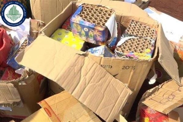 Tàng trữ pháo nổ tự chế tại nhà thì có bị truy cứu trách nhiệm hình sự không? Mức phạt cao nhất là bao nhiêu năm tù?