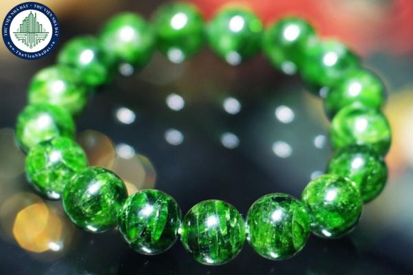 Đá Diopside là đá gì? Đá Diopside có ý nghĩa phong thủy như thế nào?