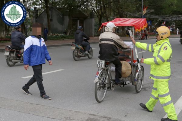 Tăng hơn gấp đôi tiền phạt hành vi vượt đèn đỏ của người đi bộ?