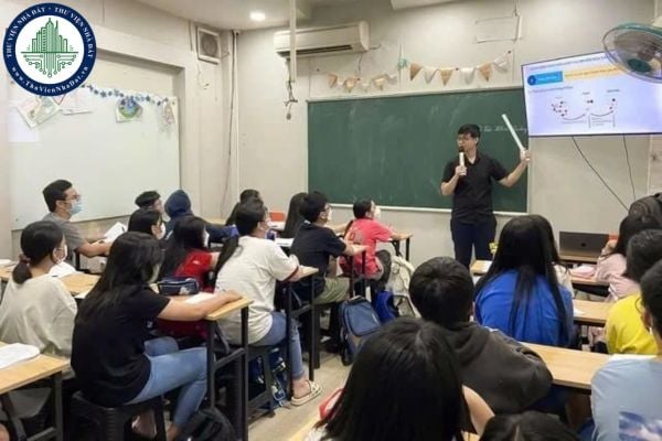 Có được thu tiền khi dạy thêm trong nhà trường theo thông tư 29 không?