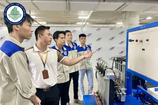 Nhà giáo trong trường trung cấp có được gọi là giảng viên không?