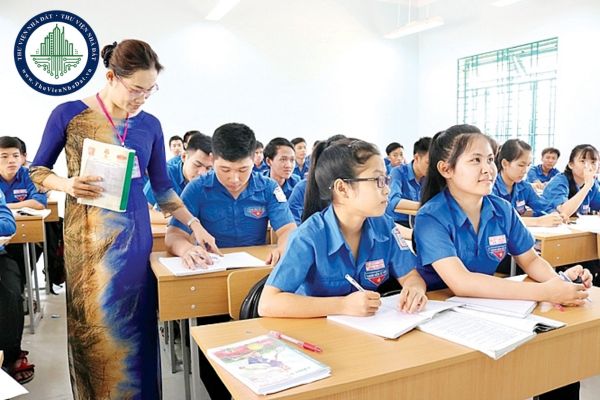 Ứng xử của giáo viên trung học phổ thông ra sao?
