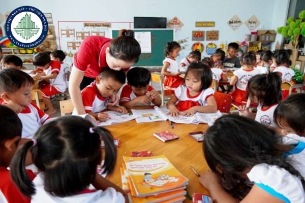 5 giai đoạn biên soạn chương trình giáo dục mầm non được quy định như thế nào?