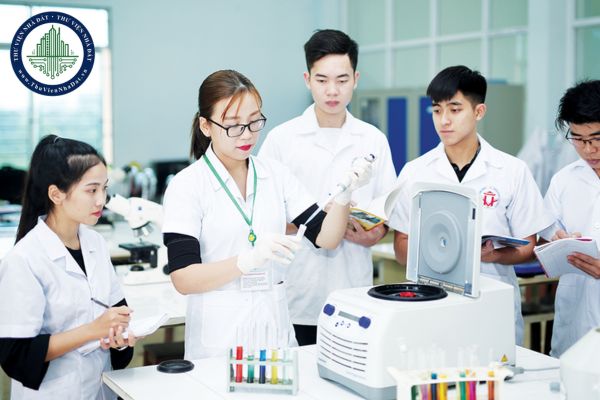 Sinh viên đại học tham gia nghiên cứu khoa học có các quyền và nghĩa vụ gì?