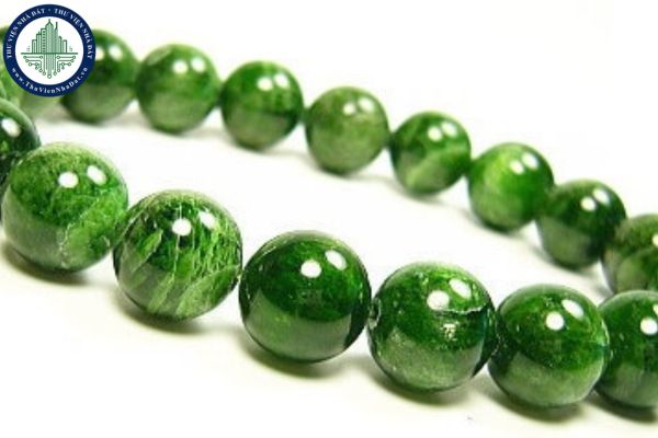 Vòng tay đá Diopside là gì? Ý nghĩa phong thủy của vòng tay đá Diopside