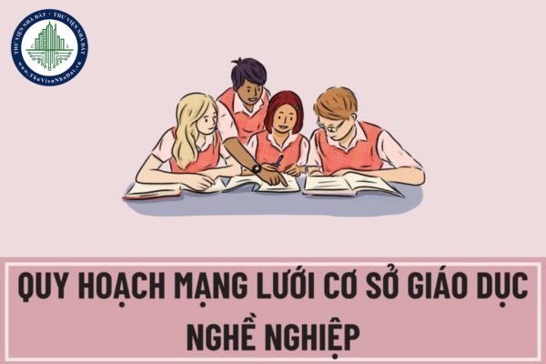 Giải pháp về phát triển nguồn nhân lực nào được đề ra để thực hiện các dự án ưu tiên đầu tư trong lĩnh vực giáo dục nghề nghiệp giai đoạn 2021 - 2030?