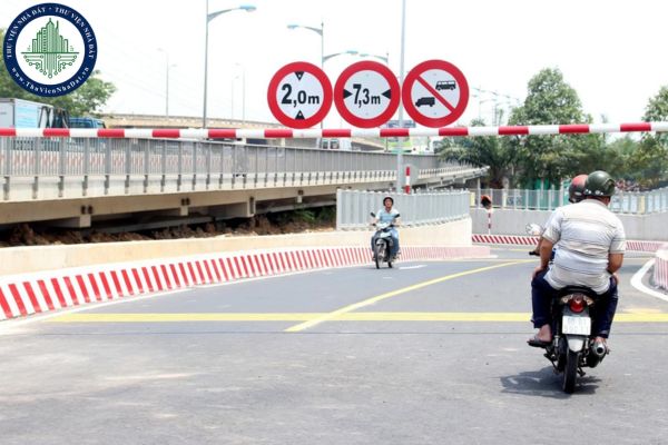 Cấm đường chui Tầm Vu dưới chân cầu Bình Triệu đến khi nào?