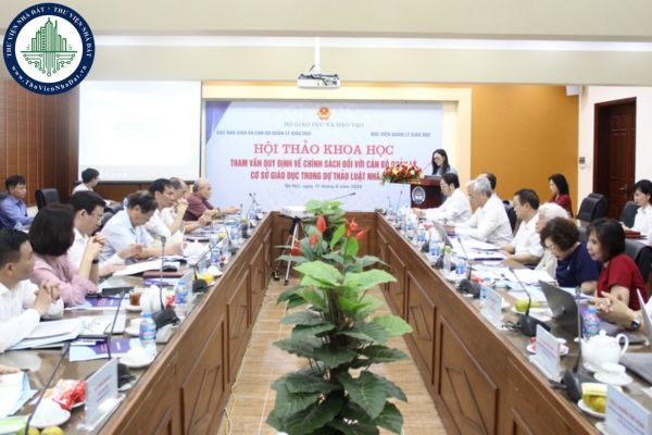 Tải file Thông tư 12/2025/TT-BGDĐT phân cấp phân quyền và phân định thẩm quyền của chính quyền địa phương 2 cấp đối với lĩnh vực nhà giáo và cán bộ quản lý cơ sở giáo dục