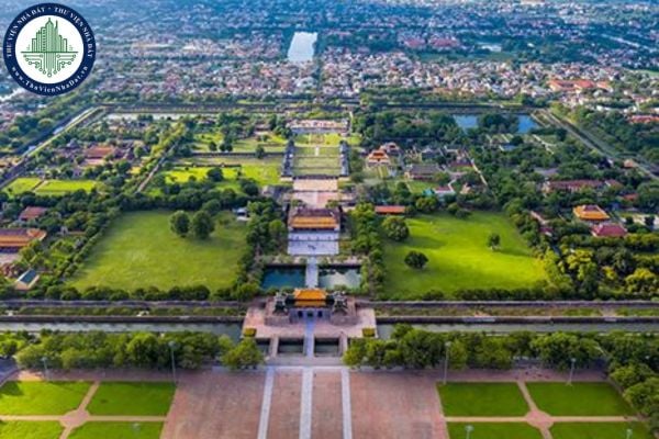 https://cdn.thuviennhadat.vn/upload/hinh-anh-bai-viet/PTTD/Thang-10-2025/13/danh-muc-thu-tuc-hanh-chinh-noi-bo-ve-dat-dai-tai-hue-tu-09-10-2025.jpg