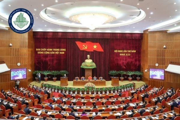 Đang là bí thư chi bộ chuyển công tác thì còn giữ chức vụ này không?
