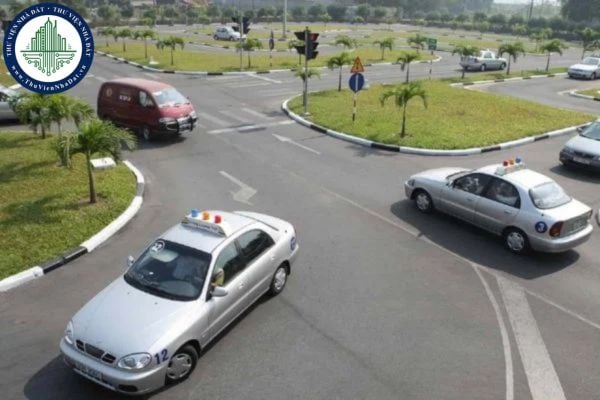 Từ năm 2025, bằng lái xe hạng B được lái ô tô mấy chỗ? Bằng lái xe hạng B có thời hạn bao nhiêu năm?