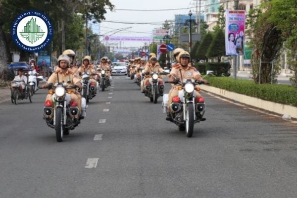 Khi tuần tra, kiểm soát cảnh sát giao thông được sử dụng còi, đèn tín hiệu ưu tiên trong trường hợp nào?