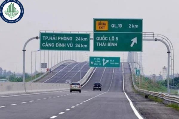 Mẫu đơn đề nghị chấp thuận vị trí nút giao đấu nối tạm vào đường bộ đang khai thác mới nhất là mẫu nào theo Nghị định 165?