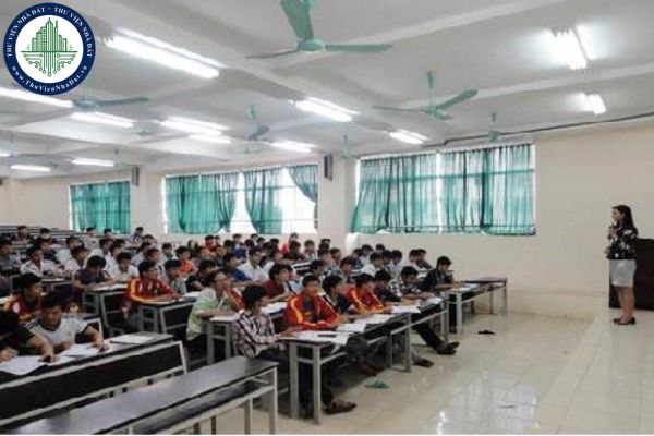 Đào tạo theo niên chế là gì? Sinh viên đào tạo theo niên chế được học tiếp năm sau khi nào?