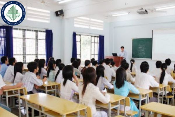 Điều kiện để các cơ sở bồi dưỡng được phép bồi dưỡng và cấp chứng chỉ bồi dưỡng nghiệp vụ sư phạm là gì?