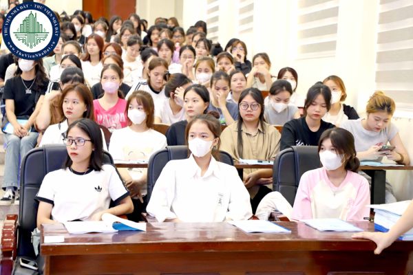 Sinh viên học theo tín chỉ đăng ký môn học đầu năm như thế nào?