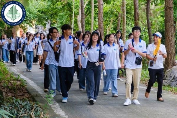 Sinh viên làm hồ sơ nhập học có cần chứng thực sơ yếu lý lịch không?