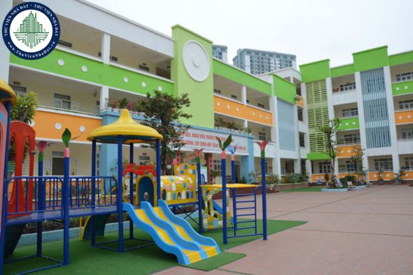 Trường mầm non có trẻ bị trượt té thì có đủ tiêu chuẩn hay không? Giáo viên mầm non được tập huấn kỹ năng gì để xử lý tai nạn?