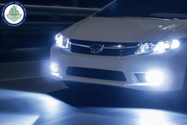 Không bật đèn xe vào ban đêm bị phạt bao nhiêu tiền 2025? Quy định khung giờ bắt buộc phải bật đèn xe?