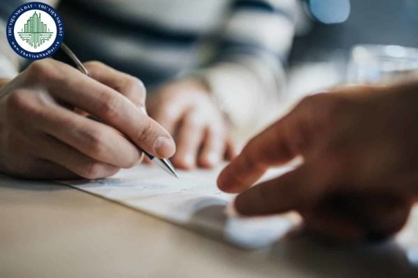 Hướng dẫn viết giấy giới thiệu sinh hoạt Đảng tạm thời 2024? Giáo viên ghi sai giấy giới thiệu sinh hoạt đảng có được sửa chữa không?