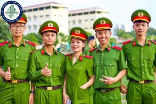 Ai có thẩm quyền quyết định kéo dài thời hạn phục vụ tại ngũ của hạ sĩ quan, chiến sĩ nghĩa vụ công an?