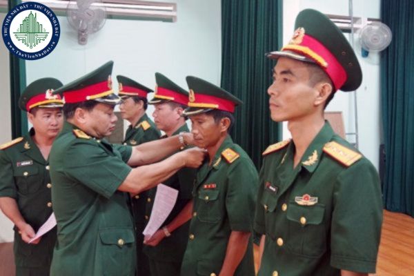 Thời hạn phục vụ tại ngũ trong thời bình đối với quân nhân chuyên nghiệp hiện nay được quy định như thế nào?