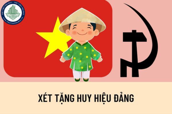 Quy trình xét tặng huy hiệu Đảng năm 2023 được quy định như thế nào? Khen thưởng đối với đảng viên được quy định như thế nào?