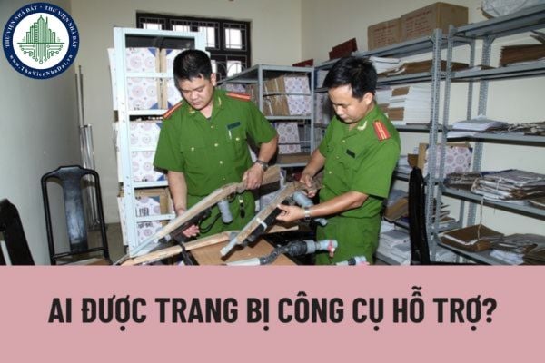Ai được trang bị công cụ hỗ trợ? Hồ sơ, thủ tục cấp Giấy phép trang bị công cụ hỗ trợ đối với người được phép trang bị ra sao?
