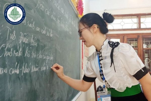 Nghị quyết 71 năm 2025: Bộ Chính trị yêu cầu nâng phụ cấp ưu đãi nghề giáo viên
