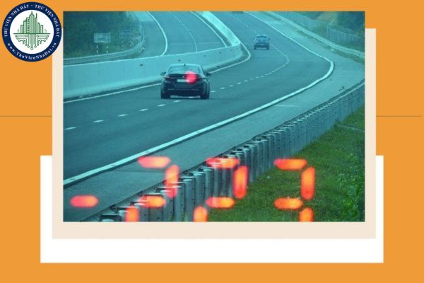 Mức phạt lỗi chạy quá tốc độ đối với xe ô tô 2025 phạt bao nhiêu tiền? Chấp hành quy định về tốc độ và khoảng cách giữa các xe ra sao?