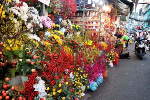 Các địa điểm chụp hình áo dài Tết ở Thành phố Hồ Chí Minh? Người lao động được nghỉ Tết Âm lịch 2025 bao nhiêu ngày?