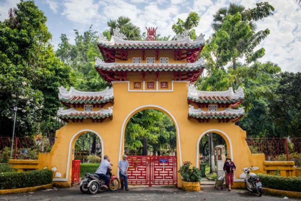 Các địa điểm chụp hình áo dài Tết ở Thành phố Hồ Chí Minh? Người lao động được nghỉ Tết Âm lịch 2025 bao nhiêu ngày?