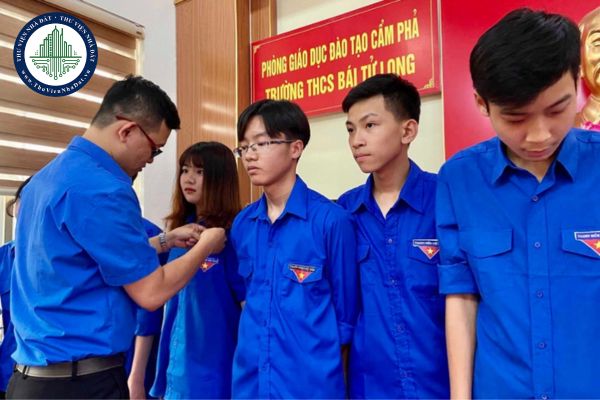 Tuổi Đoàn viên là bao nhiêu? Chưa vào Đoàn có được tốt nghiệp THPT không?(