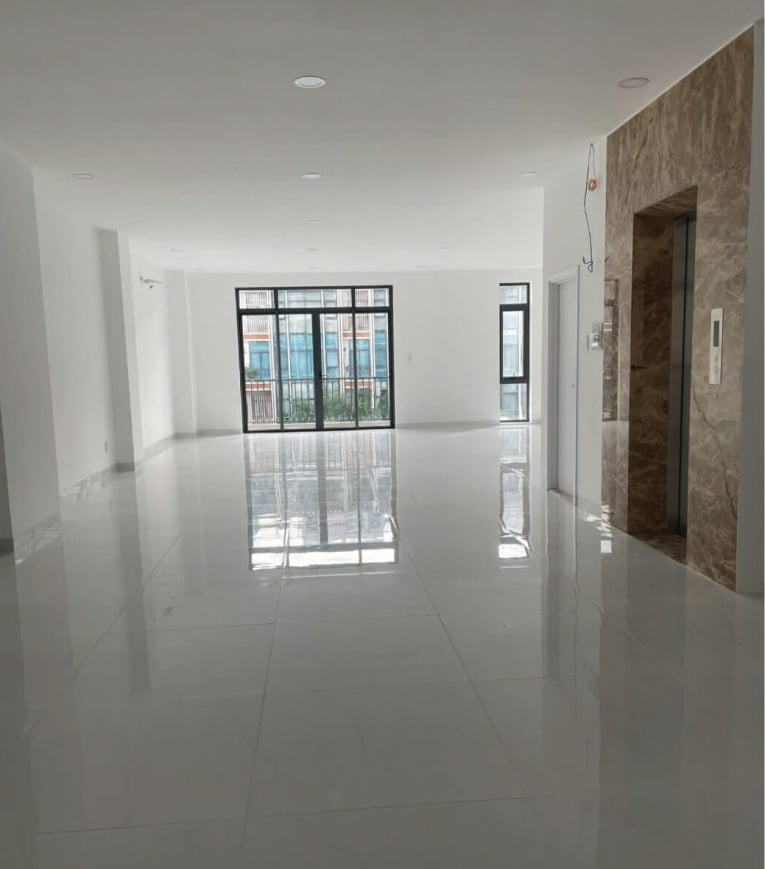 Cho thuê shophouse the manor central park, 5 phòng ngủ, 75m2, 32 triệu vnđ/th