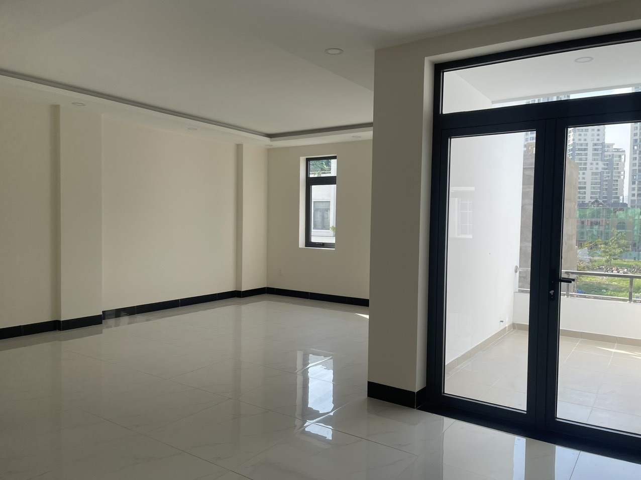 Cho thuê nhà phố Nguyễn Văn Lộc, Hà Đông 160m2, 4 tầng, thông sàn, phù hợp mọi mô hình kinh doanh