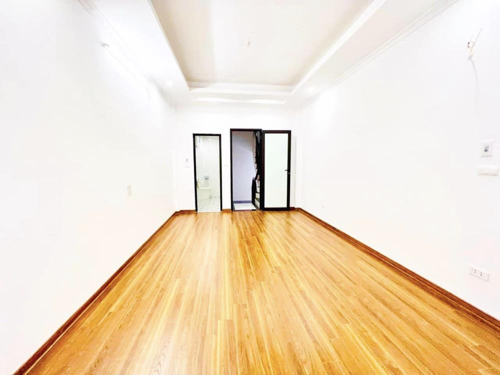 Mua bán nhà riêng 40m2 mới xây phố Đại La, quận Hai Bà Trưng, đầy đủ nội thất, sổ đỏ, chỉ 6.2 tỷ