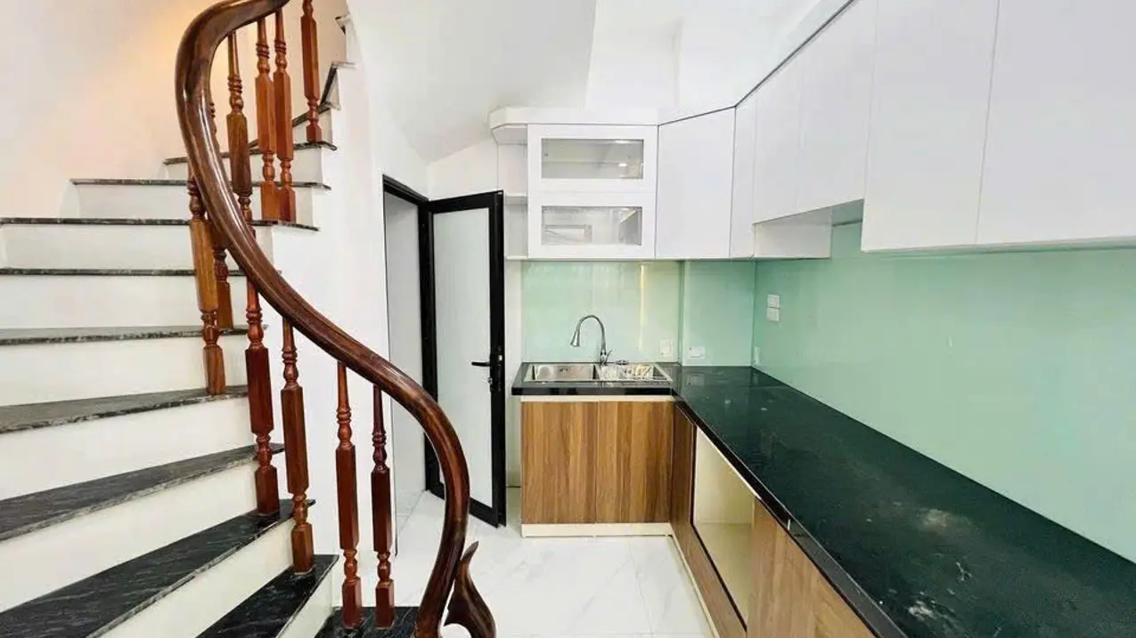 Bán nhà riêng 35m2 tại Lĩnh Nam, Hoàng Mai, Hà Nội - Ngõ thông, tặng nội thất