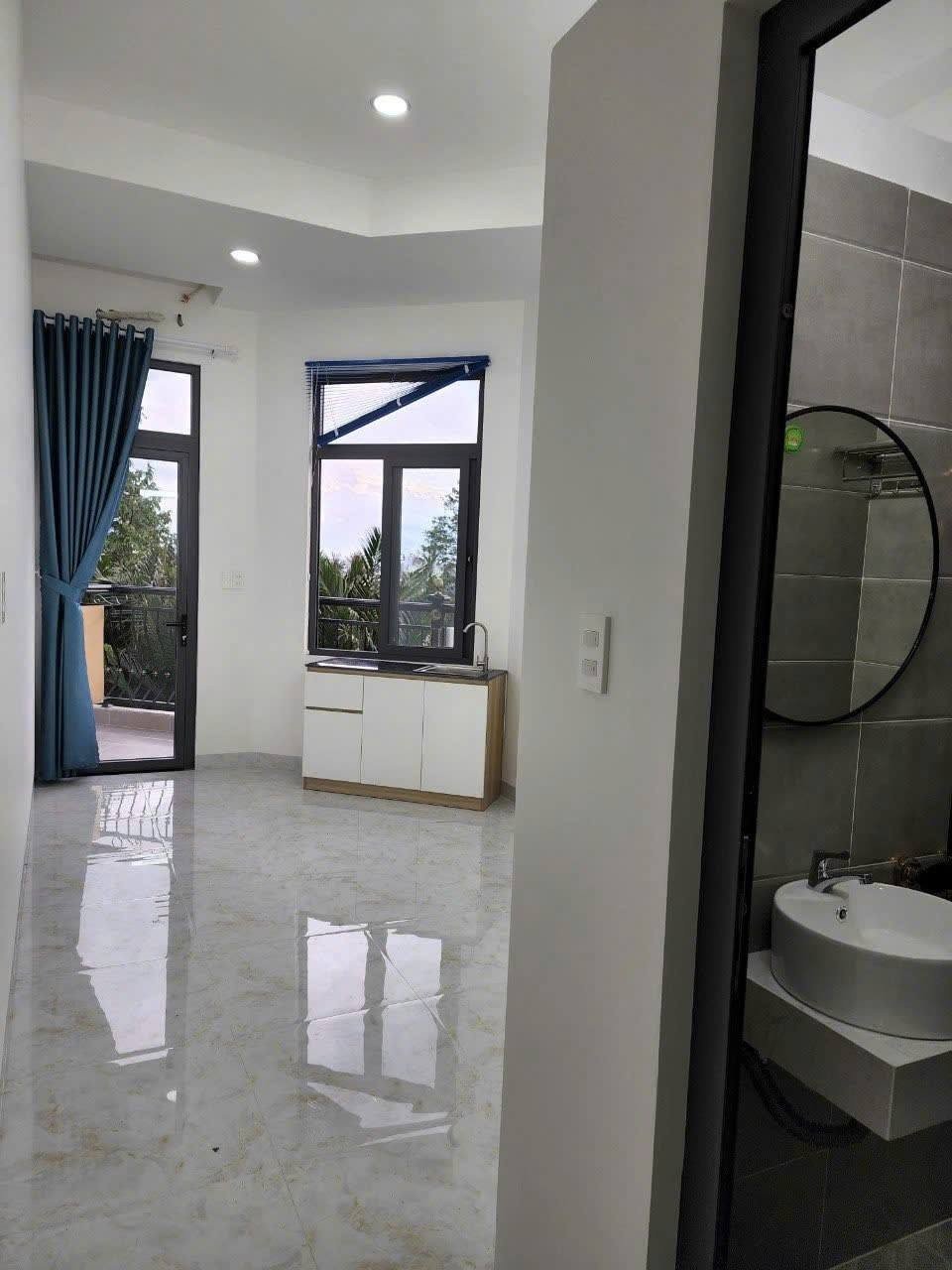 Cho Thuê Căn Hộ Dịch Vụ Giá Rẻ Ban Công Thoáng Ngay Lê Đức Thọ - Giá 4tr2