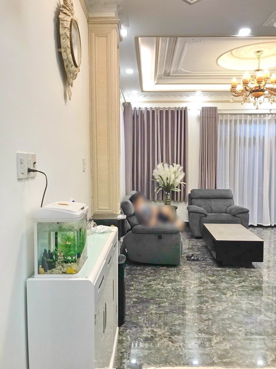 Cần bán gấp biệt thự góc 75m2 Q7 giá chỉ 11 tỷ, nội thất cao cấp